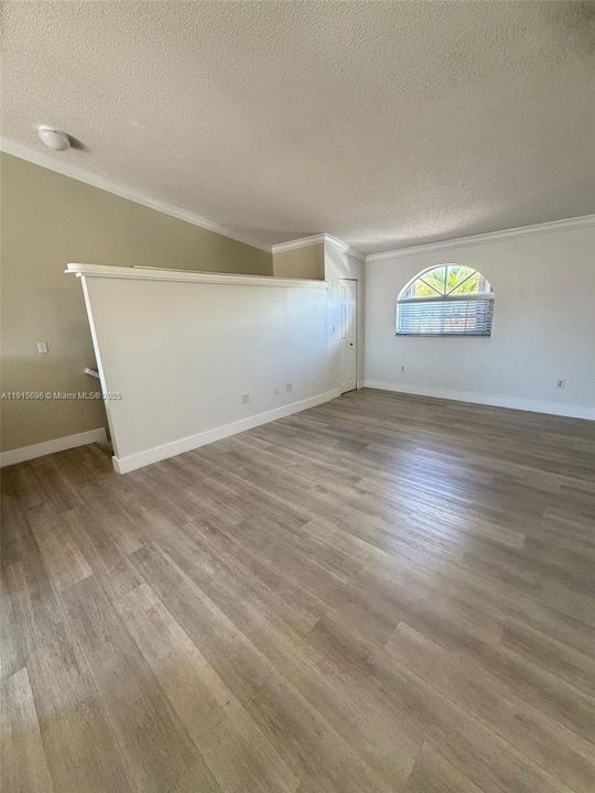 For Rent: $2,200 (2 beds, 2 baths, 990 Square Feet)