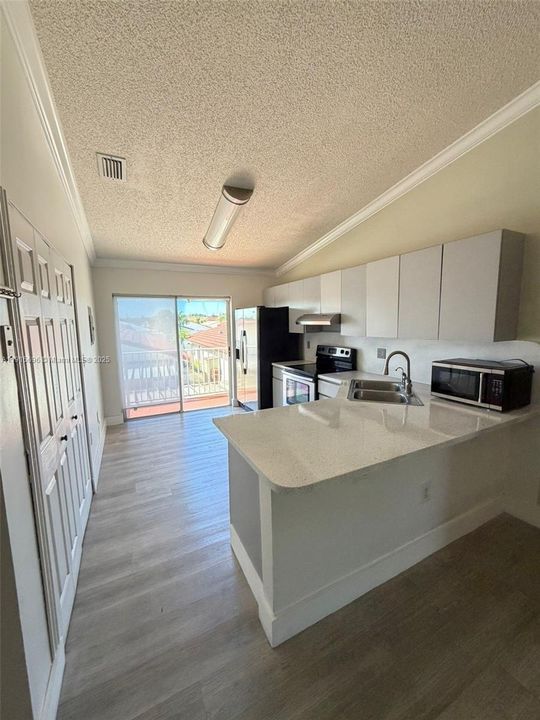 For Rent: $2,200 (2 beds, 2 baths, 990 Square Feet)