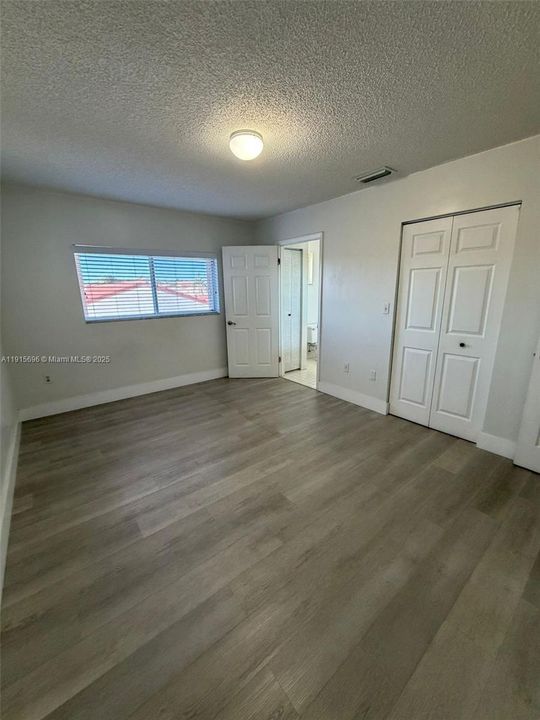 For Rent: $2,200 (2 beds, 2 baths, 990 Square Feet)