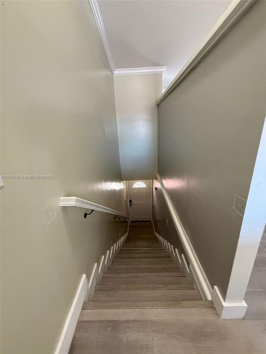 For Rent: $2,200 (2 beds, 2 baths, 990 Square Feet)