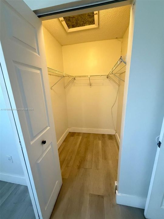 For Rent: $2,200 (2 beds, 2 baths, 990 Square Feet)