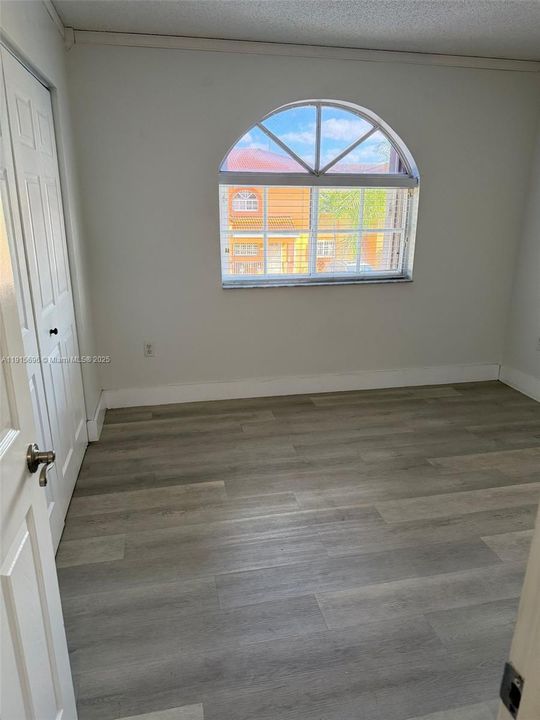 For Rent: $2,200 (2 beds, 2 baths, 990 Square Feet)