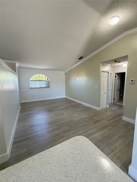 For Rent: $2,200 (2 beds, 2 baths, 990 Square Feet)