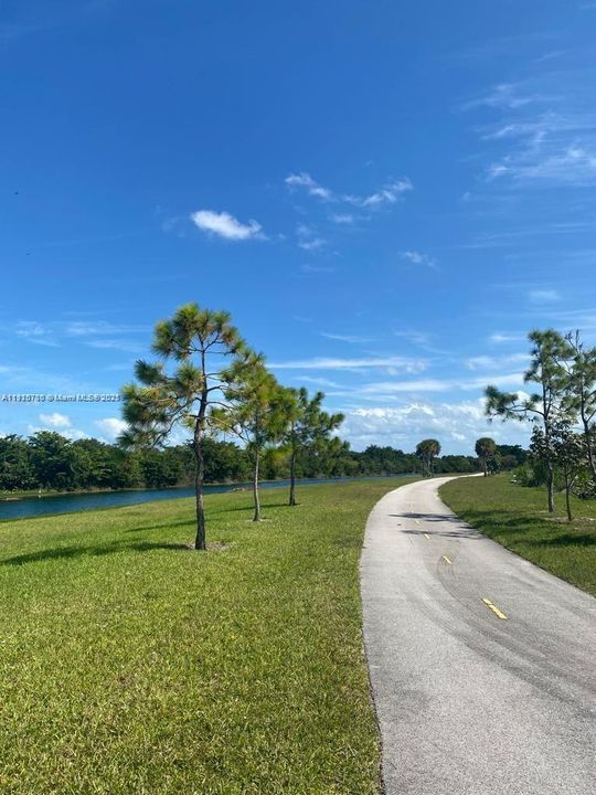 合同活跃: $2,750 (3 贝兹, 2 浴室, 1668 平方英尺)