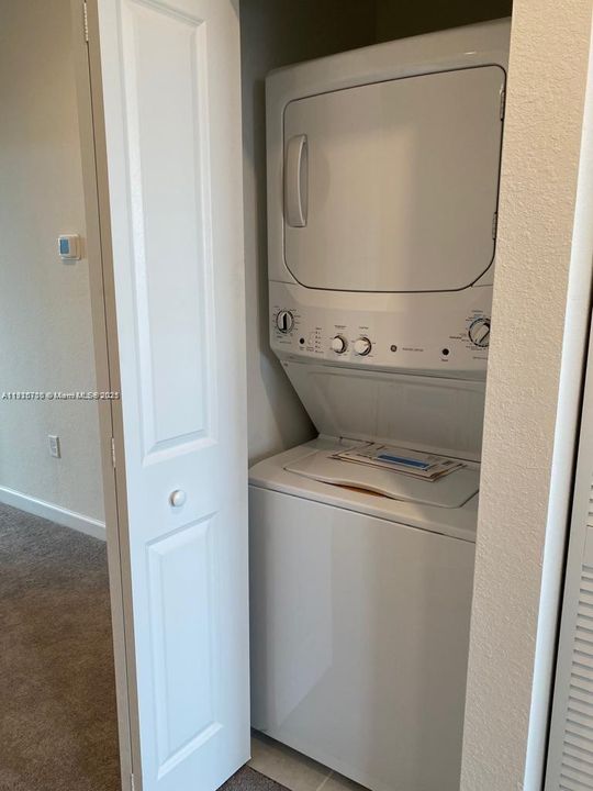 合同活跃: $2,750 (3 贝兹, 2 浴室, 1668 平方英尺)