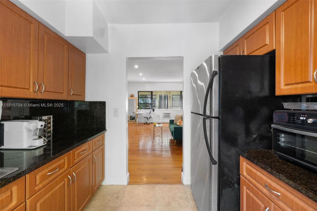 En Venta: $350,000 (2 camas, 2 baños, 941 Pies cuadrados)
