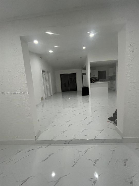 出租: $2,000 (3 贝兹, 2 浴室, 0 平方英尺)