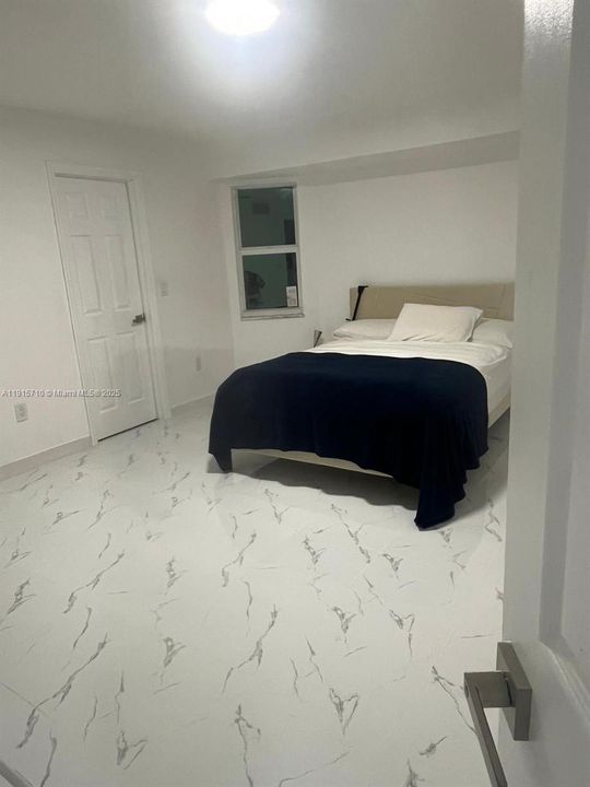 出租: $2,000 (3 贝兹, 2 浴室, 0 平方英尺)