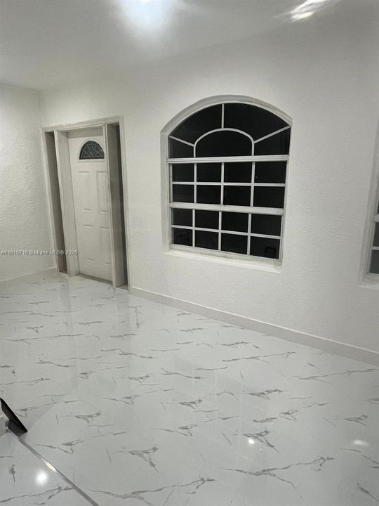 出租: $2,000 (3 贝兹, 2 浴室, 0 平方英尺)