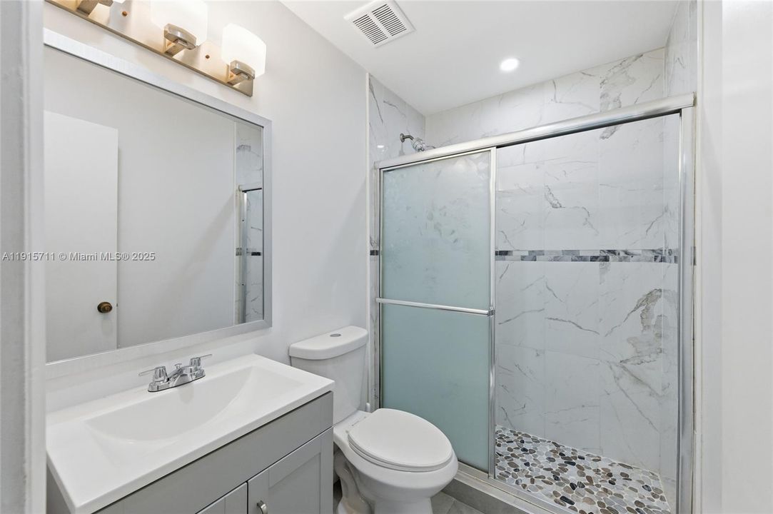 For Sale: $179,900 (2 beds, 1 baths, 790 Square Feet)