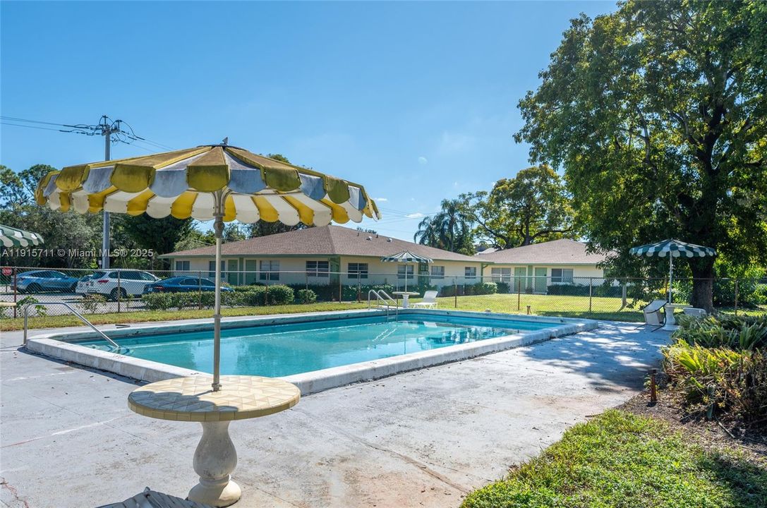 For Sale: $179,900 (2 beds, 1 baths, 790 Square Feet)