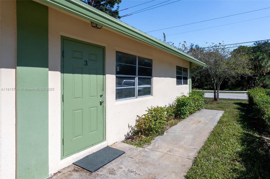 For Sale: $179,900 (2 beds, 1 baths, 790 Square Feet)