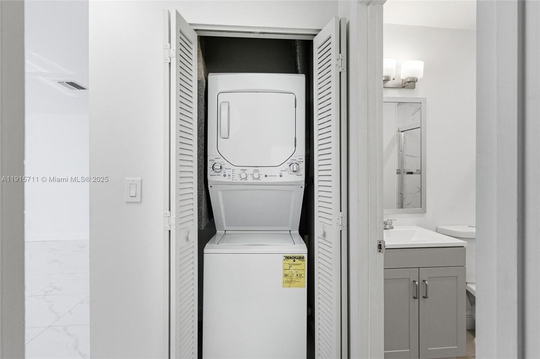 For Sale: $179,900 (2 beds, 1 baths, 790 Square Feet)