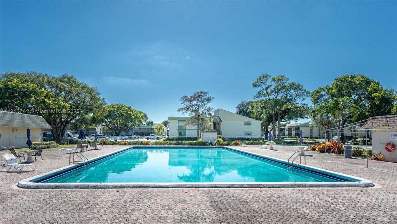 For Sale: $179,900 (2 beds, 1 baths, 790 Square Feet)