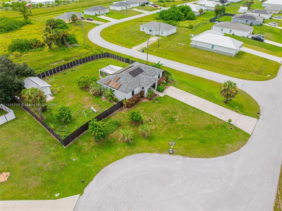 待售: $325,000 (4 贝兹, 2 浴室, 0 平方英尺)