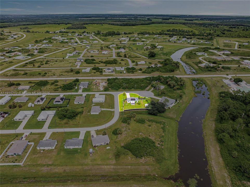 待售: $325,000 (4 贝兹, 2 浴室, 0 平方英尺)