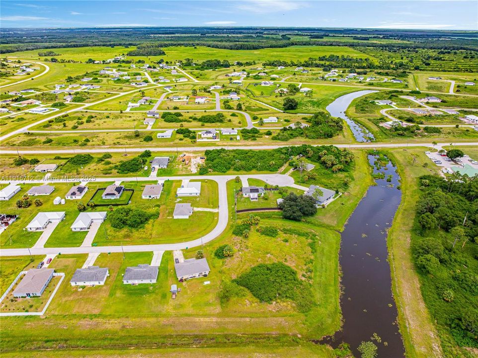 待售: $325,000 (4 贝兹, 2 浴室, 0 平方英尺)