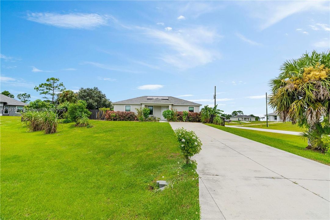 待售: $325,000 (4 贝兹, 2 浴室, 0 平方英尺)