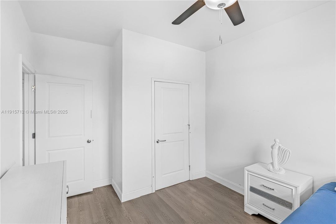 待售: $325,000 (4 贝兹, 2 浴室, 0 平方英尺)