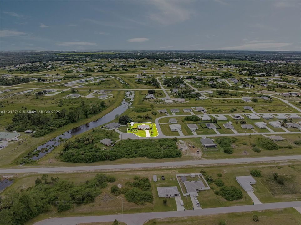 待售: $325,000 (4 贝兹, 2 浴室, 0 平方英尺)