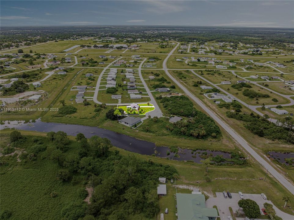 待售: $325,000 (4 贝兹, 2 浴室, 0 平方英尺)