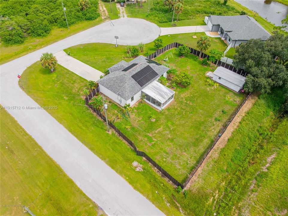 待售: $325,000 (4 贝兹, 2 浴室, 0 平方英尺)