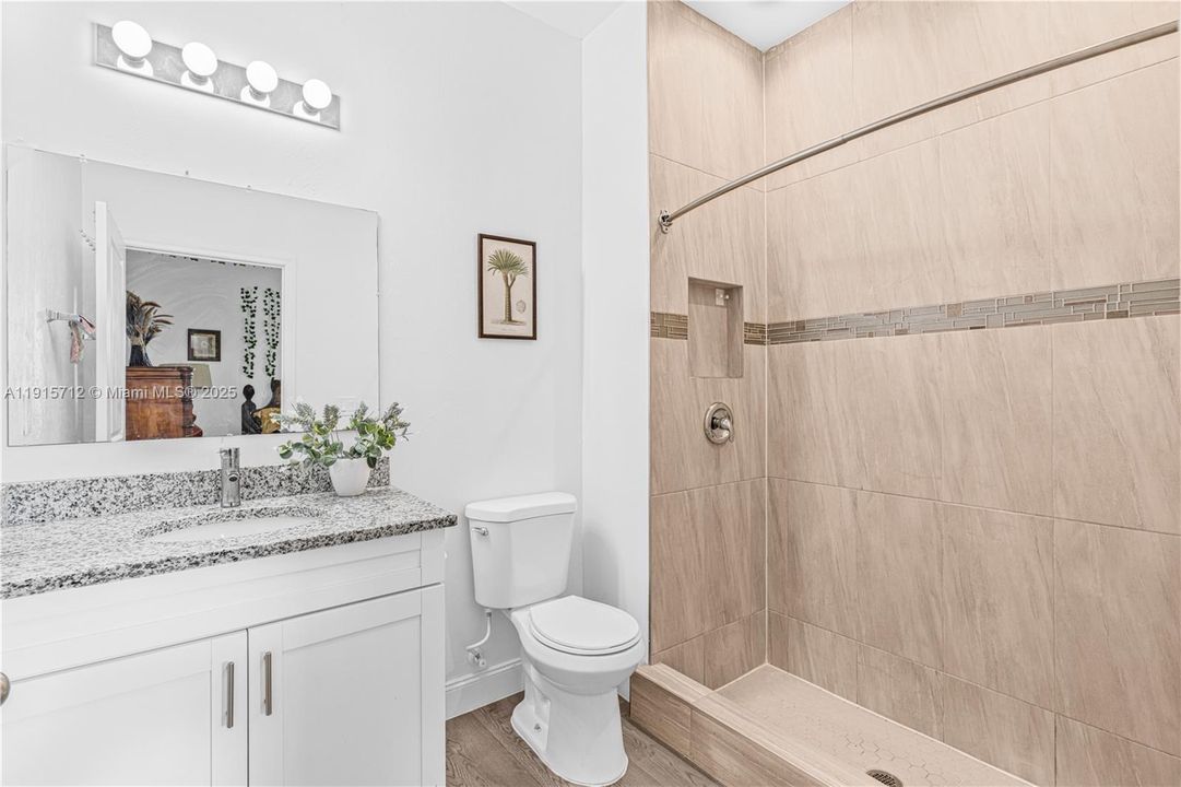 待售: $325,000 (4 贝兹, 2 浴室, 0 平方英尺)