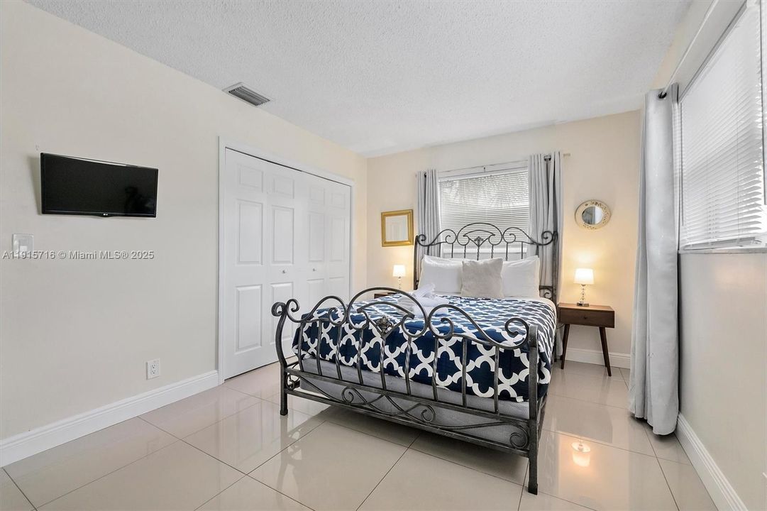 En Venta: $799,000 (4 camas, 2 baños, 1758 Pies cuadrados)