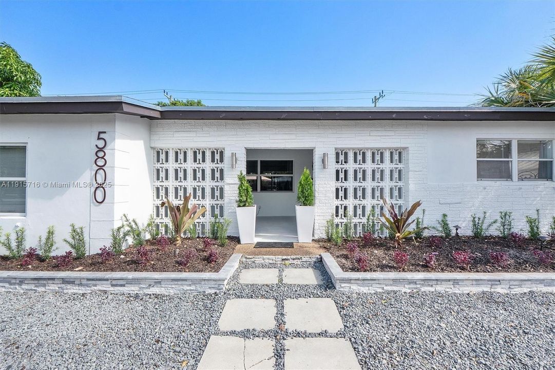 En Venta: $799,000 (4 camas, 2 baños, 1758 Pies cuadrados)