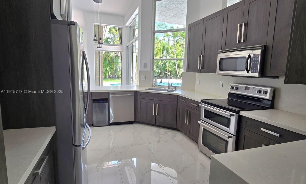 На продажу: $1,110,000 (5 спален, 3 ванн, 2574 Квадратных фут)