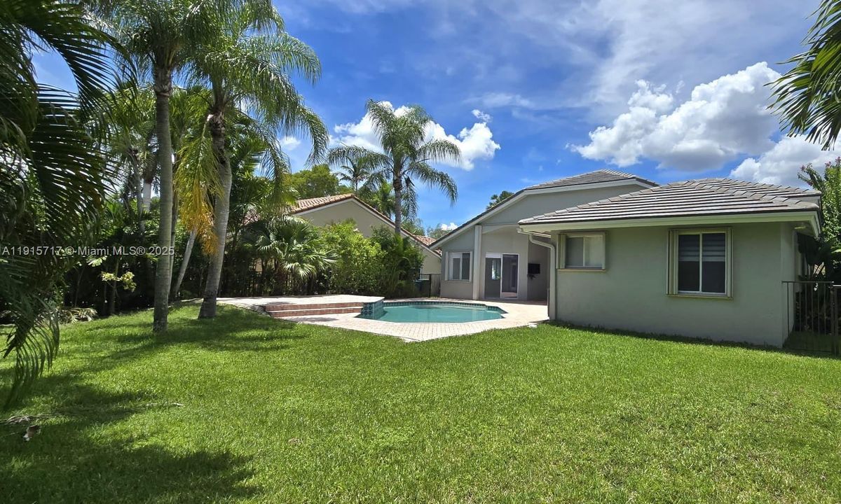 На продажу: $1,110,000 (5 спален, 3 ванн, 2574 Квадратных фут)