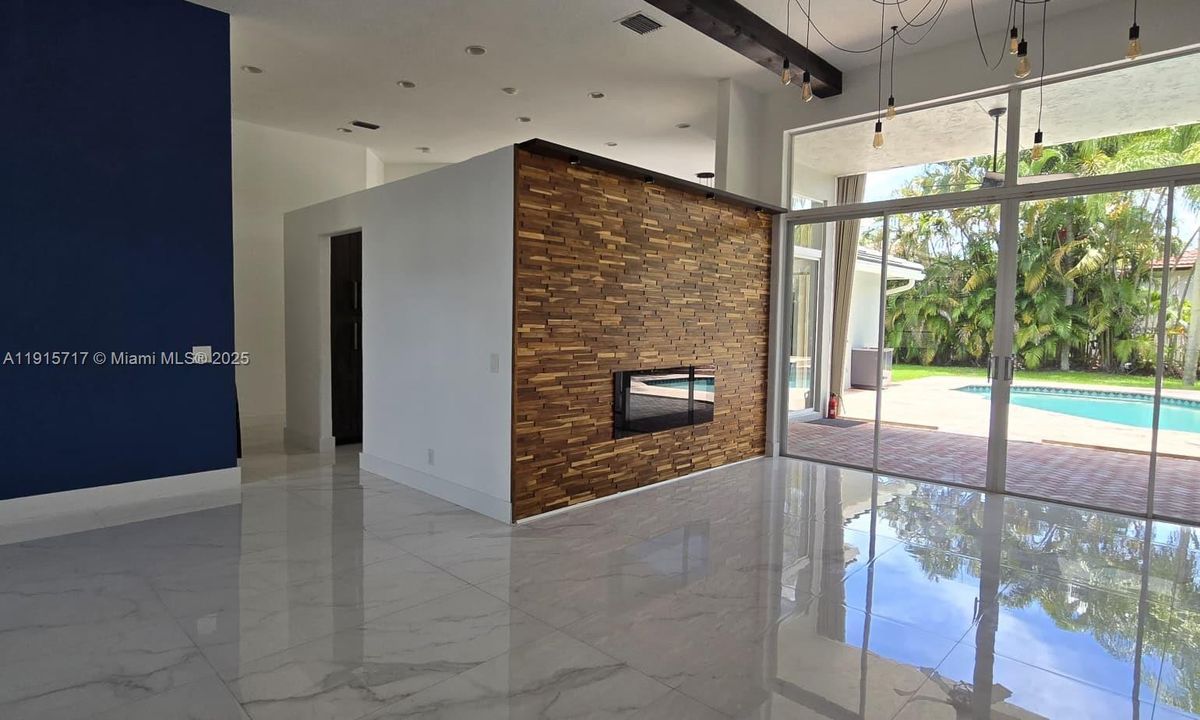 На продажу: $1,110,000 (5 спален, 3 ванн, 2574 Квадратных фут)