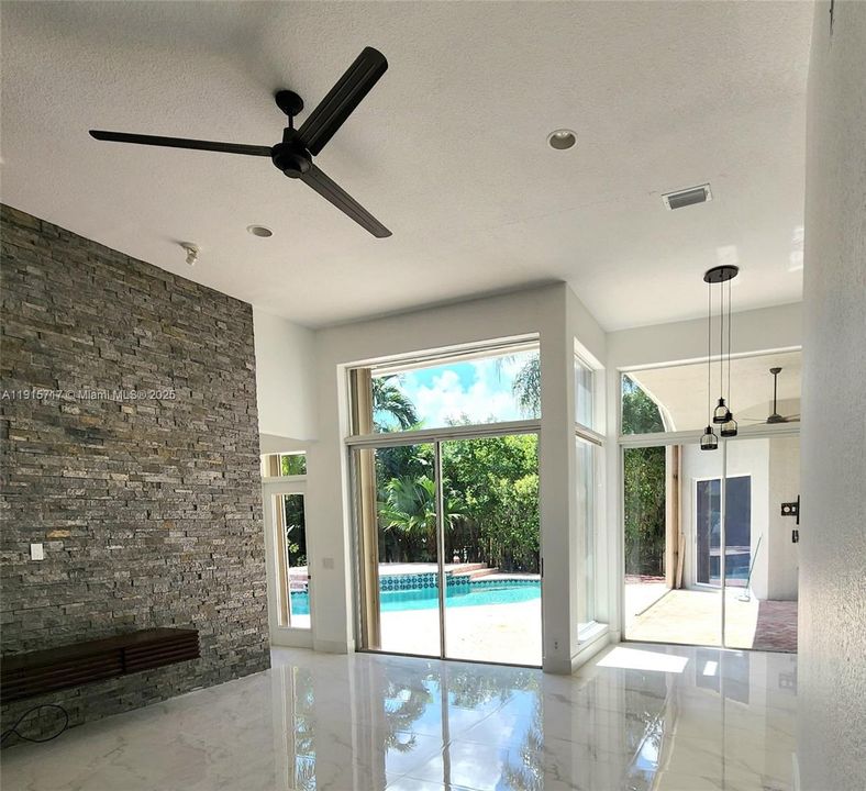 На продажу: $1,110,000 (5 спален, 3 ванн, 2574 Квадратных фут)