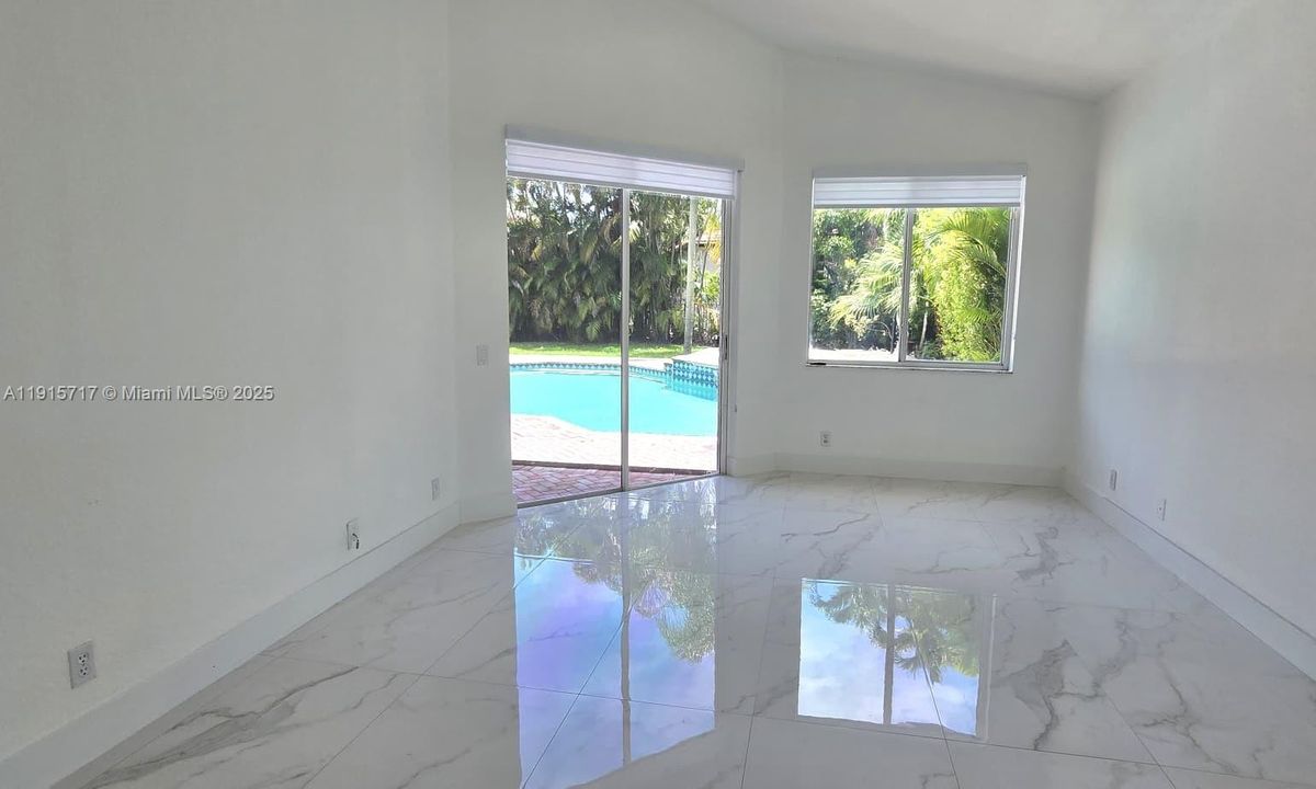 На продажу: $1,110,000 (5 спален, 3 ванн, 2574 Квадратных фут)