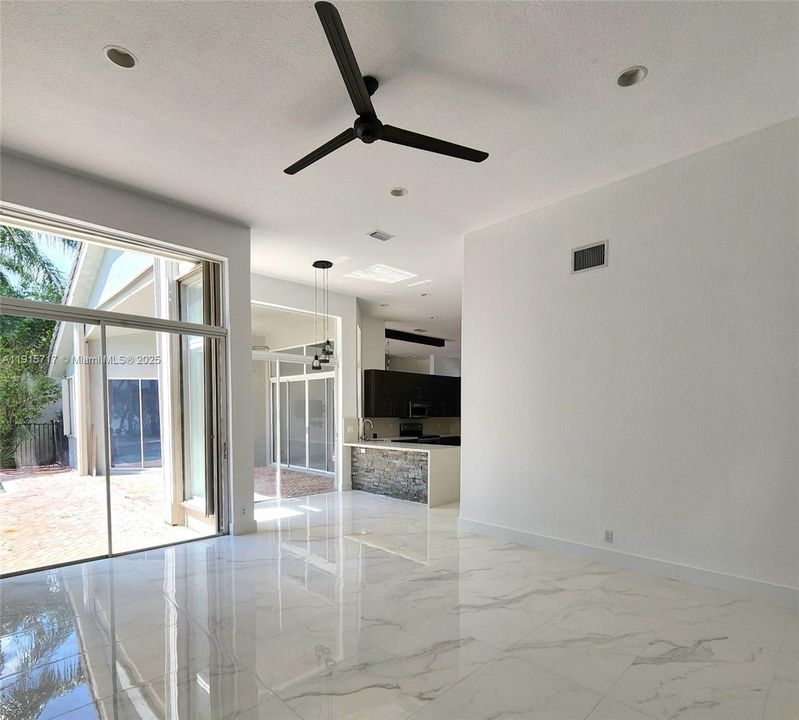 На продажу: $1,110,000 (5 спален, 3 ванн, 2574 Квадратных фут)