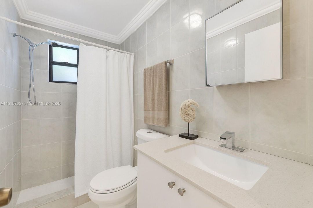 For Sale: $800,000 (2 beds, 2 baths, 2753 Square Feet)