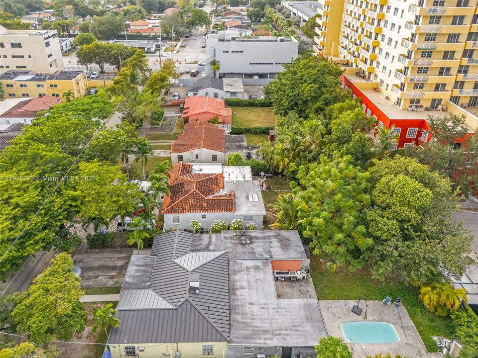 For Sale: $800,000 (2 beds, 2 baths, 2753 Square Feet)