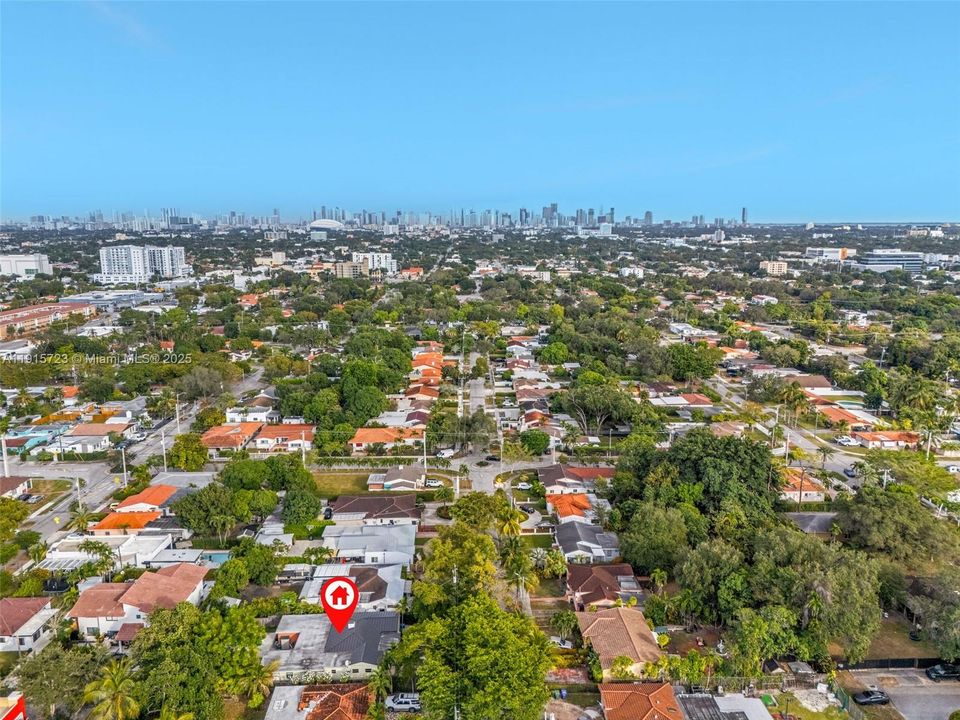 For Sale: $800,000 (2 beds, 2 baths, 2753 Square Feet)