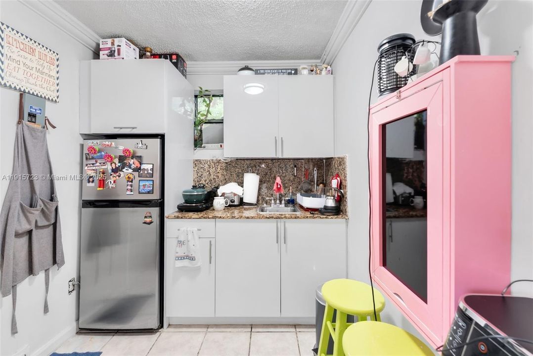 For Sale: $800,000 (2 beds, 2 baths, 2753 Square Feet)