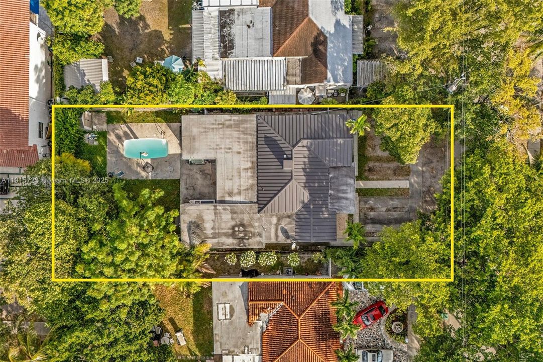 For Sale: $800,000 (2 beds, 2 baths, 2753 Square Feet)