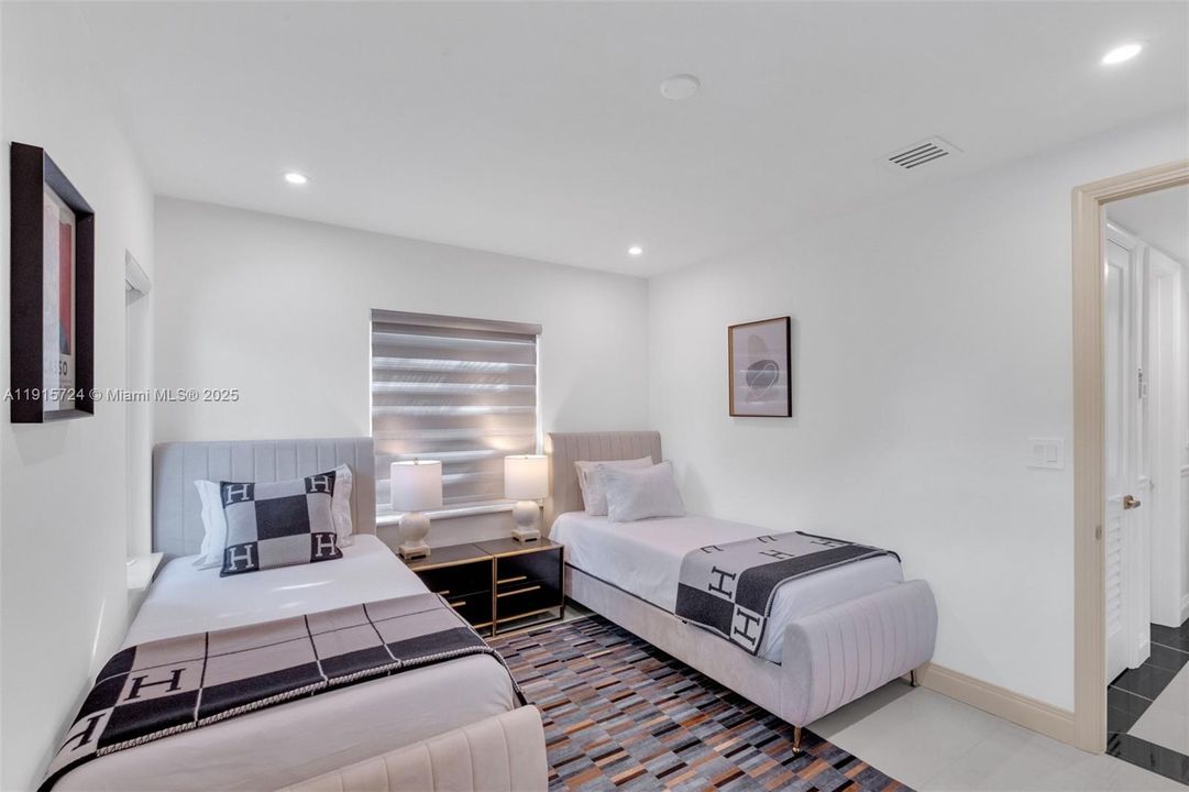 For Sale: $1,580,000 (4 beds, 2 baths, 2010 Square Feet)