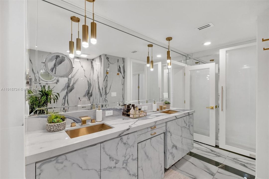 For Sale: $1,580,000 (4 beds, 2 baths, 2010 Square Feet)