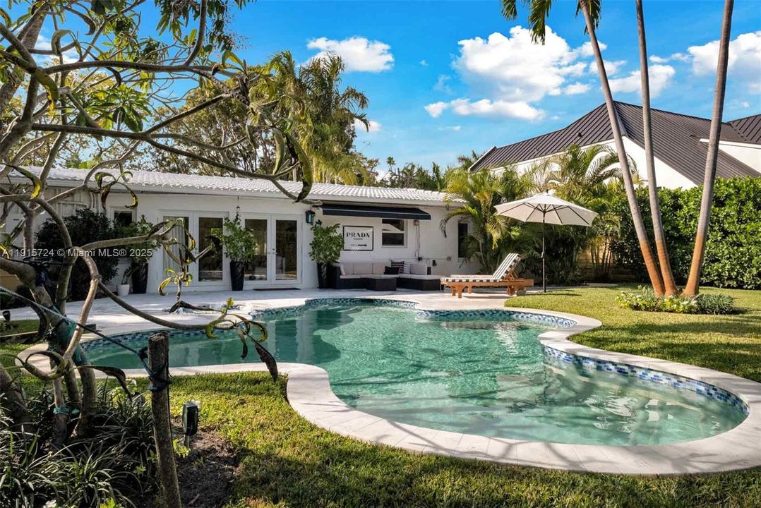 For Sale: $1,580,000 (4 beds, 2 baths, 2010 Square Feet)