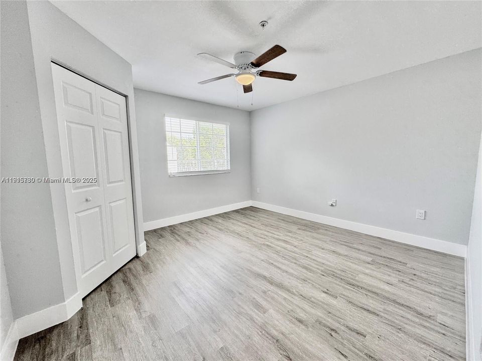 For Sale: $310,000 (2 beds, 2 baths, 1065 Square Feet)