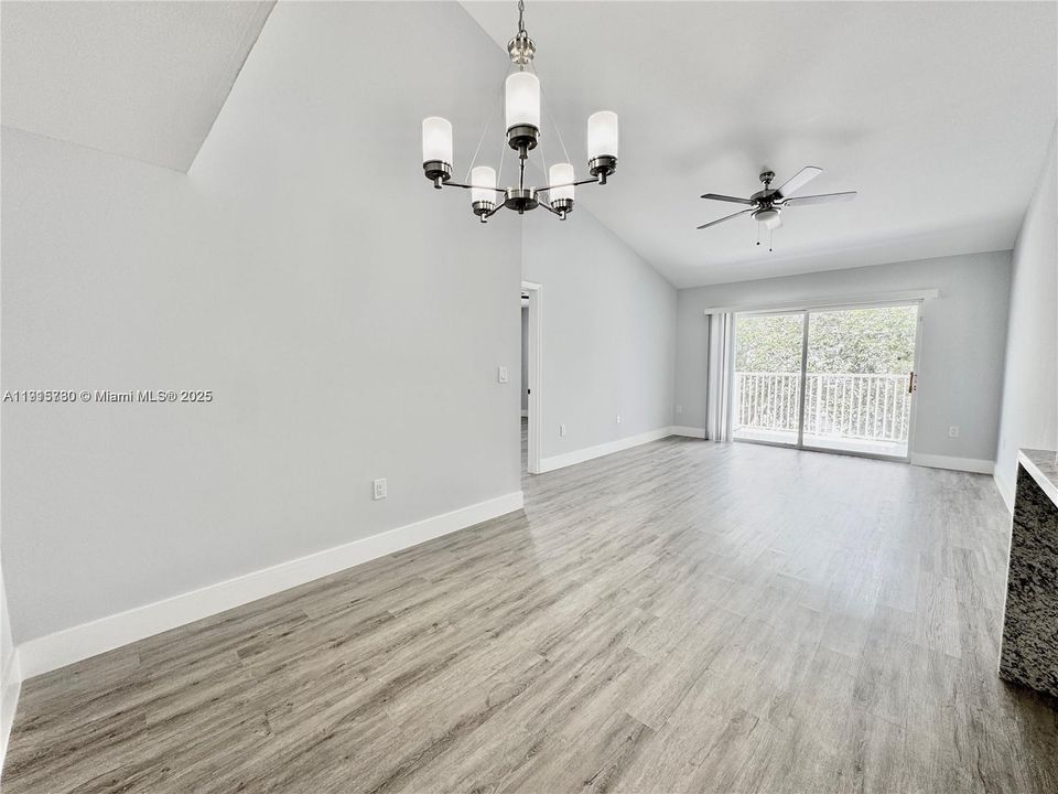 For Sale: $310,000 (2 beds, 2 baths, 1065 Square Feet)