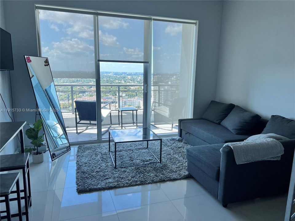 В аренду: $2,850 (1 спален, 1 ванн, 595 Квадратных фут)