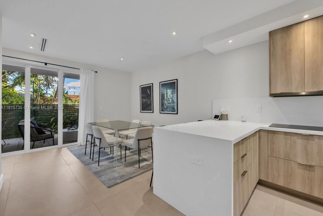 For Sale: $1,325,000 (3 beds, 3 baths, 1981 Square Feet)