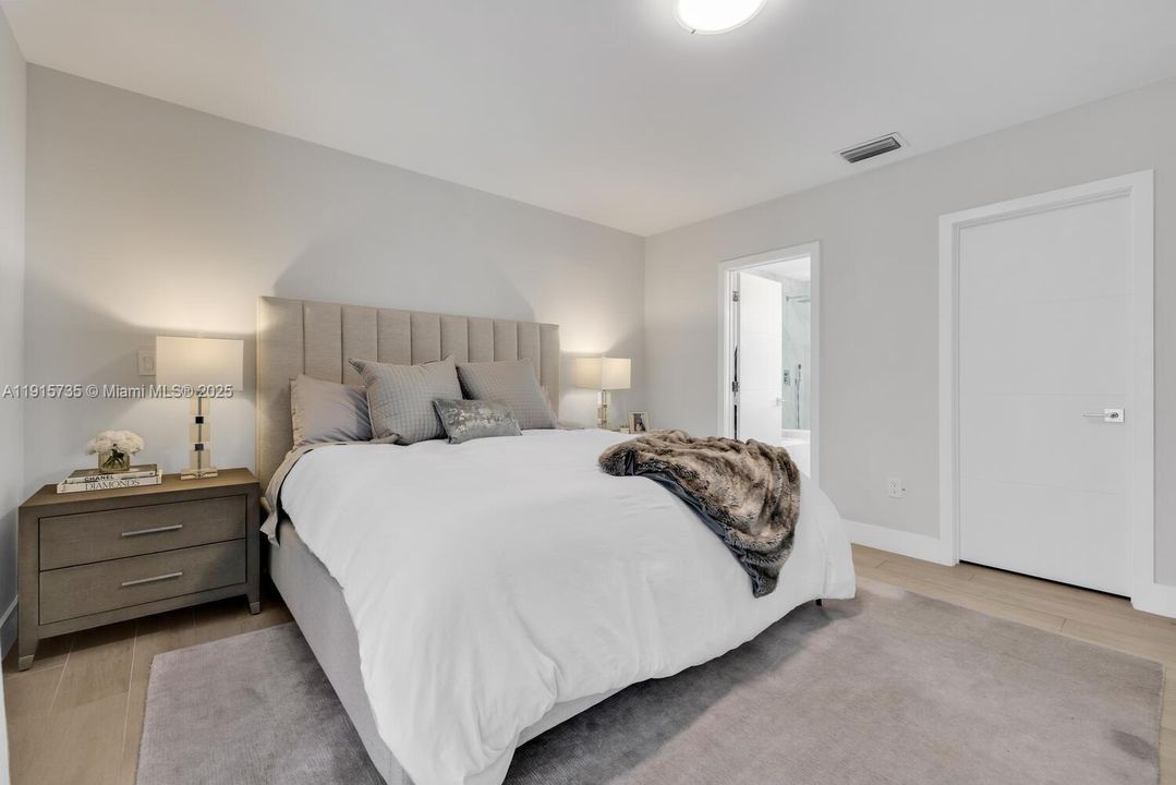 For Sale: $1,325,000 (3 beds, 3 baths, 1981 Square Feet)