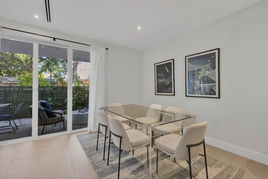 For Sale: $1,325,000 (3 beds, 3 baths, 1981 Square Feet)