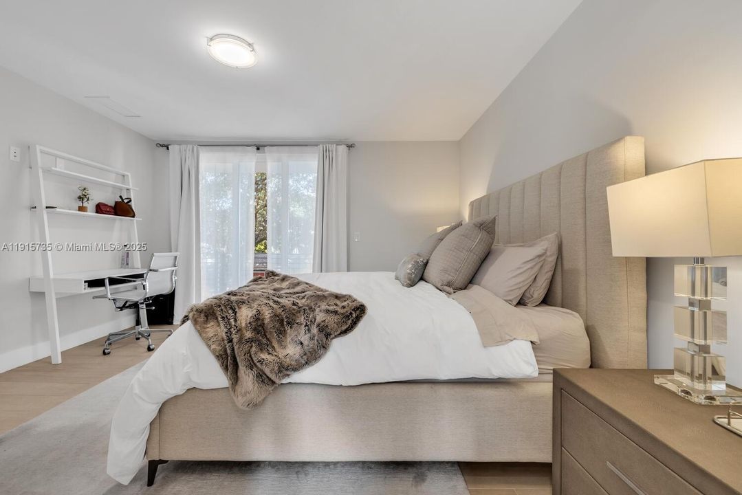 For Sale: $1,325,000 (3 beds, 3 baths, 1981 Square Feet)